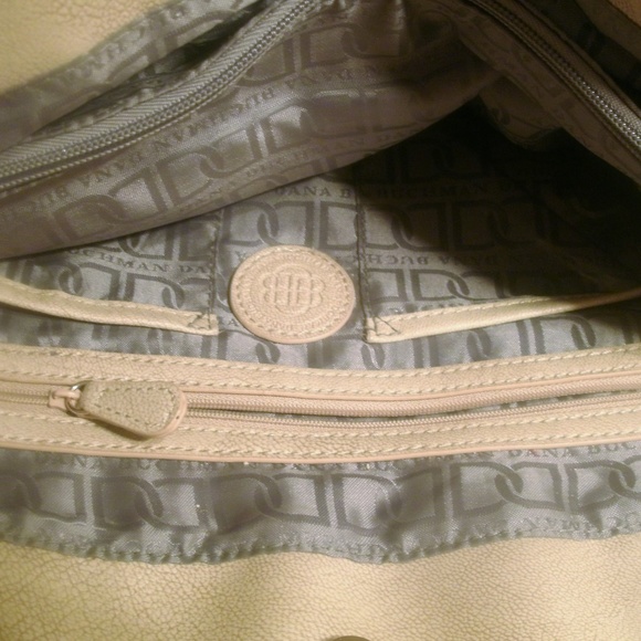 Dana Buchman Beige Straw and Faux Leather Handbag - Picture 6 of 8